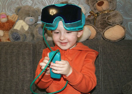 Лечение дальнозоркости у детей на аппарате Светодар